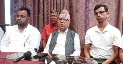  माधव नेपाल भन्छन्- संविधानको रक्षार्थ परिवर्तनकारी शक्ति एक हुनुको विकल्प छैन 